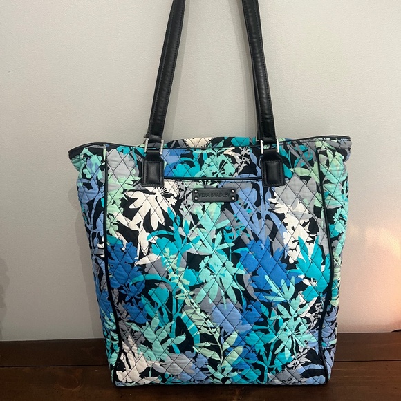 Vera Bradley Handbags - Vera Bradley Cross Town Tote Travel Commute Bag in Trimmed Camofloral Leaf EUC
